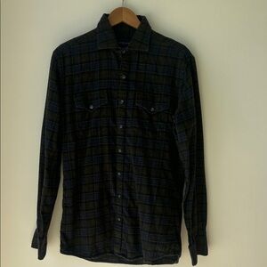 Men's Dark Green and Black Plaid Button-Up Shirt